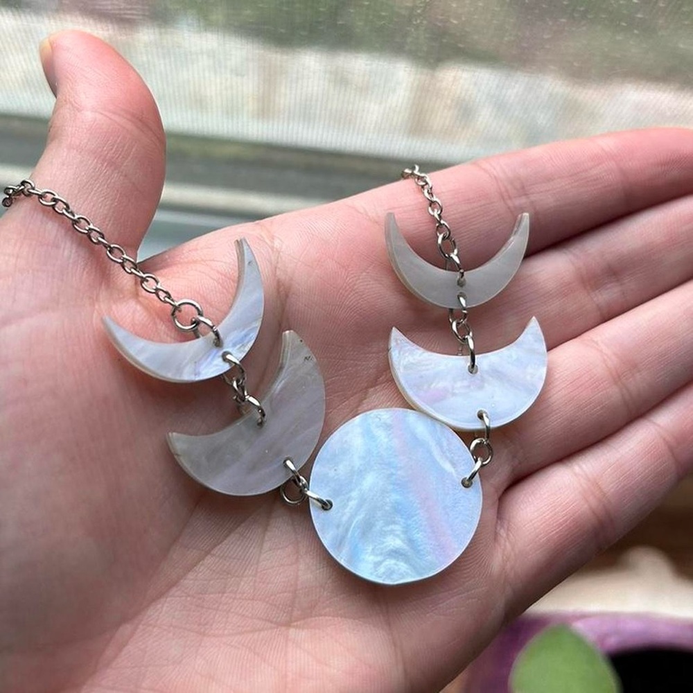 Blue glitter resin necklace